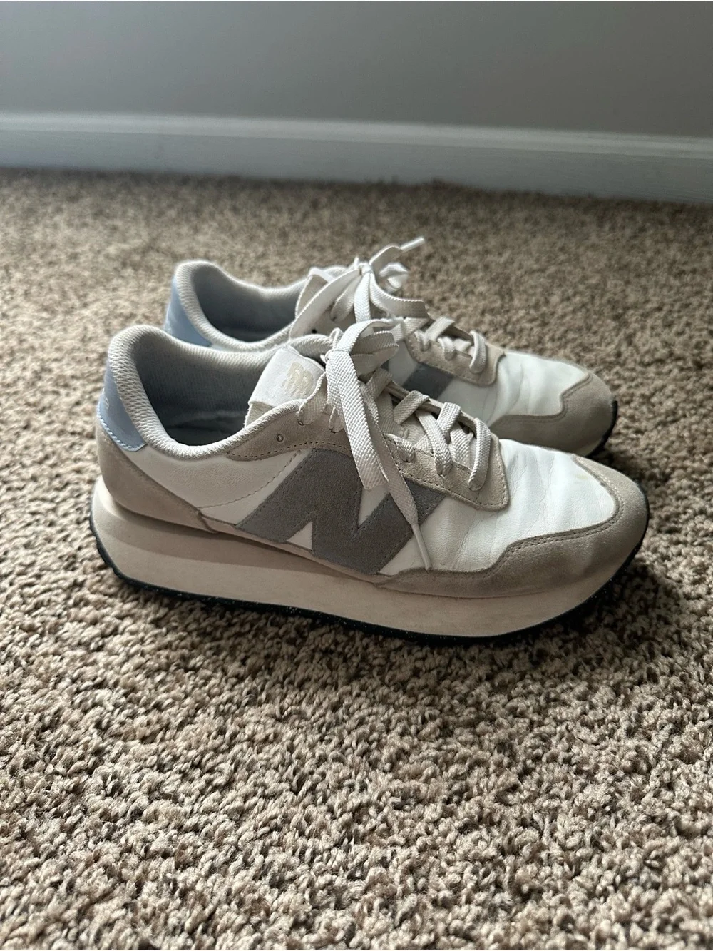 New Balance stylish white